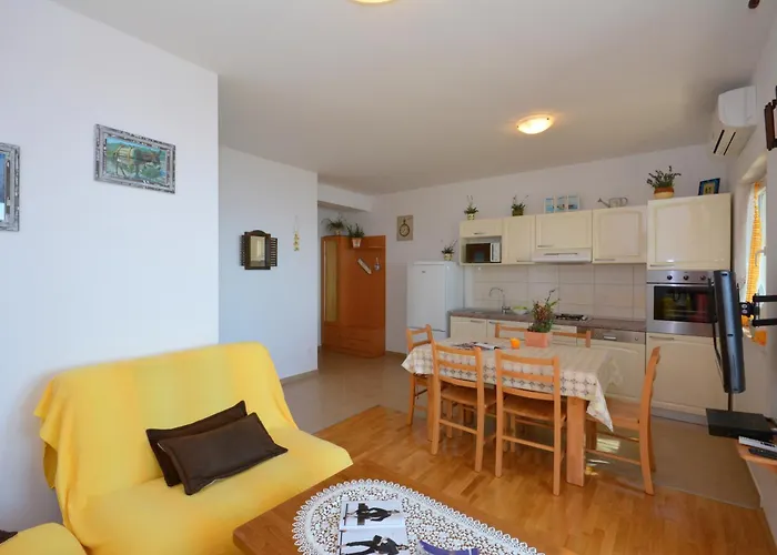Apartments Punta Milna